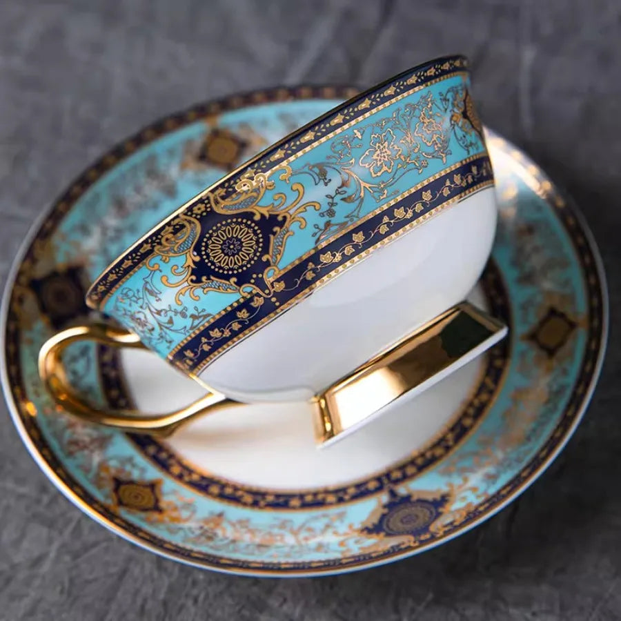 British Style Luxury Bone China Coffee Cup Coffee Cup and Saucer Set Baroque Ceramic Plate Retro Afternoon Tea Cup Set Best Gift