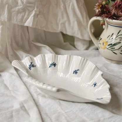 Ins Ceramic French Retro Shell High-legged Irregular-shaped Plate for Storing Desserts, Cakes Jewelry and Ornaments
